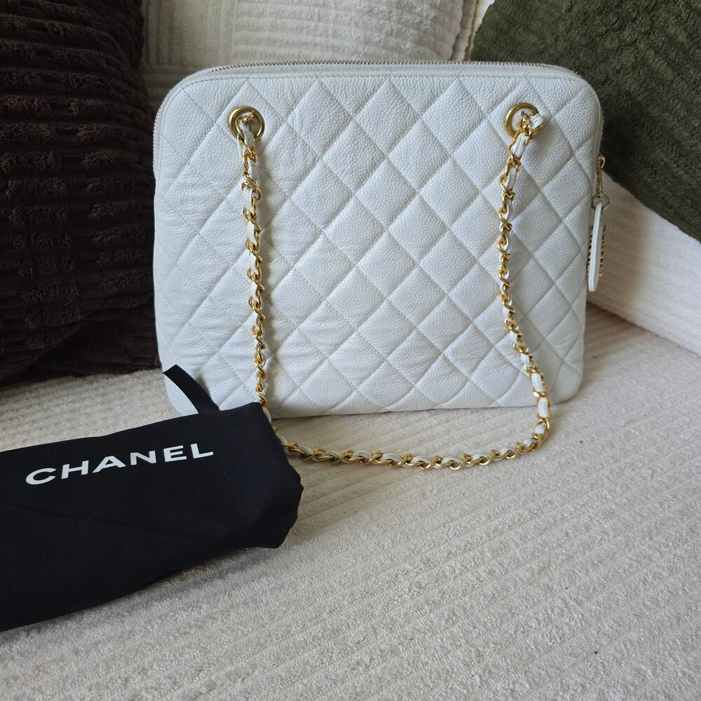 CHANEL White Vintage Caviar Leather Quilted Dome Shoulder Bag GHW